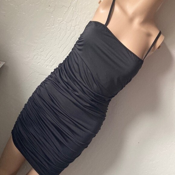 FASHIONNOVA BLACK RAUNCHED MINI DRESS (S) - Picture 1 of 4